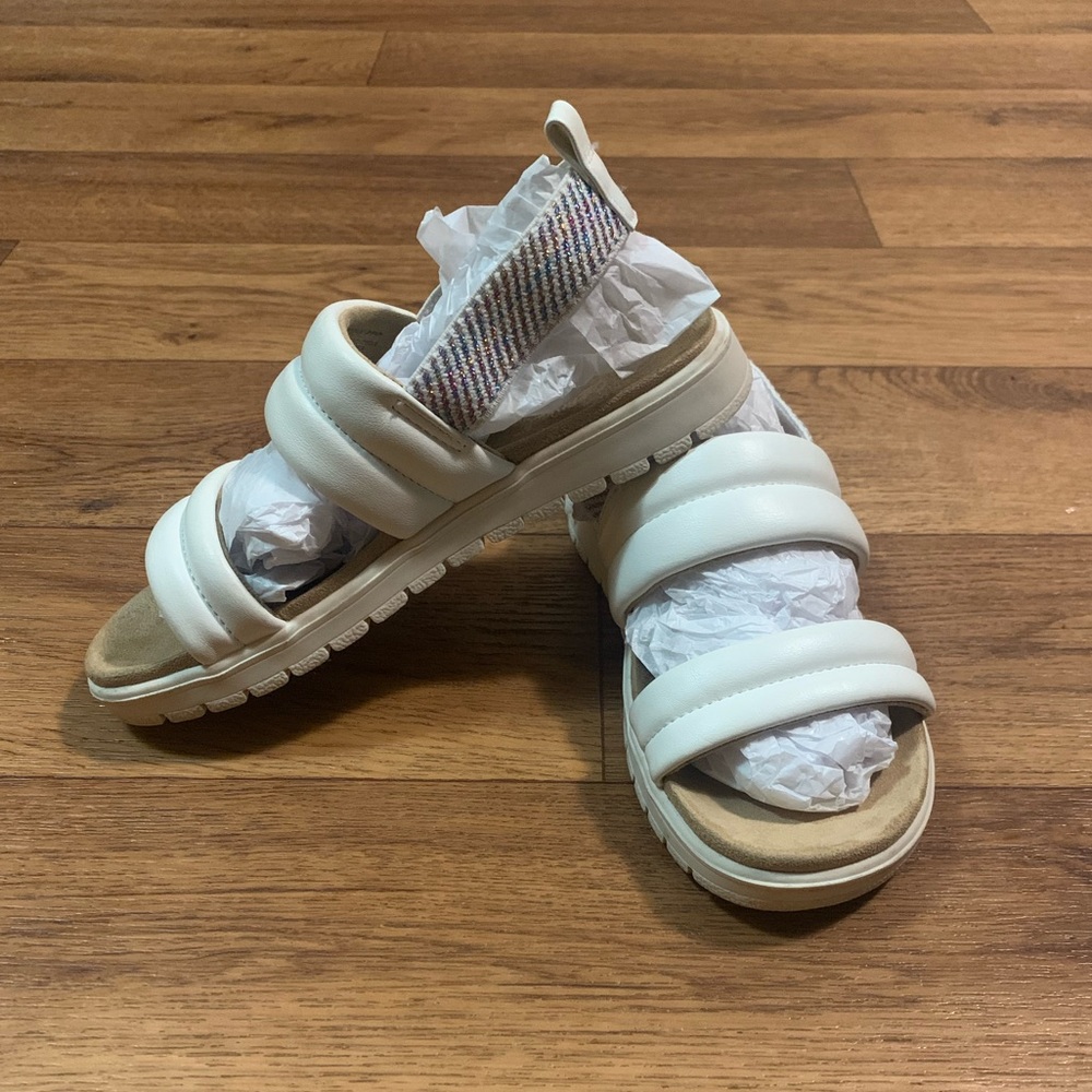 Girls sandals